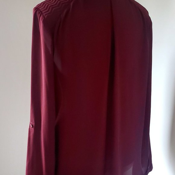 LADY DUTCH Crimson Red Drapey Crossover Blouse Long Sleeves Shoulder Detailing - Picture 7 of 8